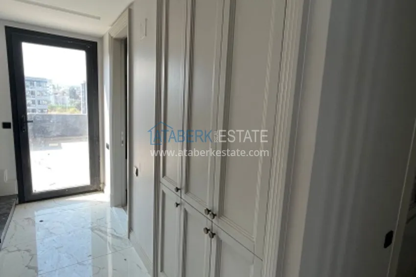 Приобрести Двухуровневый пентхаус 4+1 в современном жилом комплексе Мезитли-Мерсин 21 