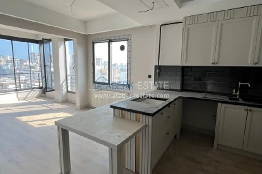 Приобрести Двухуровневый пентхаус 4+1 в современном жилом комплексе Мезитли-Мерсин 6 