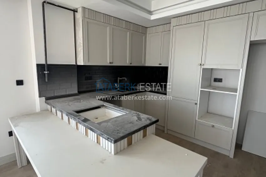 Приобрести Двухуровневый пентхаус 4+1 в современном жилом комплексе Мезитли-Мерсин 8 