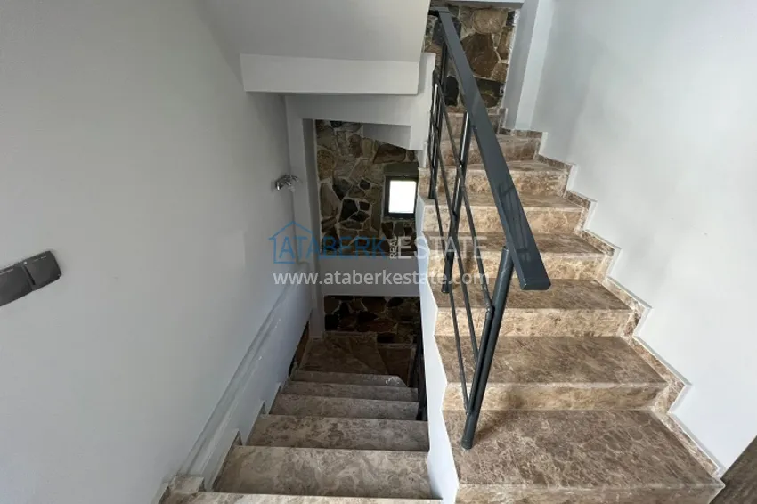 Приобрести Двухэтажная вилла с террасой и частной территорией в районе Чешмели-Мерсин 12 