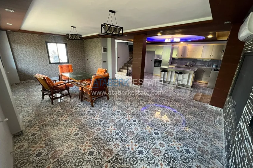 Приобрести Двухэтажная вилла с террасой и частной территорией в районе Чешмели-Мерсин 3 