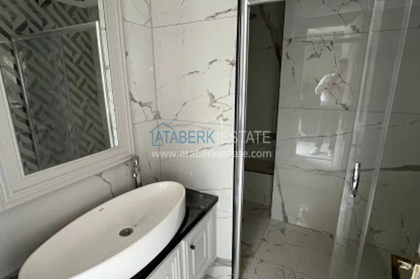 Приобрести Двухуровневый пентхаус 4+1 в современном жилом комплексе Мезитли-Мерсин 30 