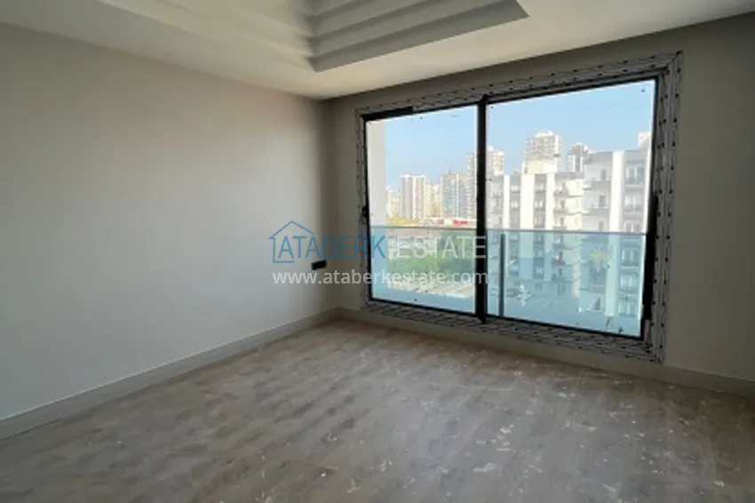 Приобрести Двухуровневый пентхаус 4+1 в современном жилом комплексе Мезитли-Мерсин 10 