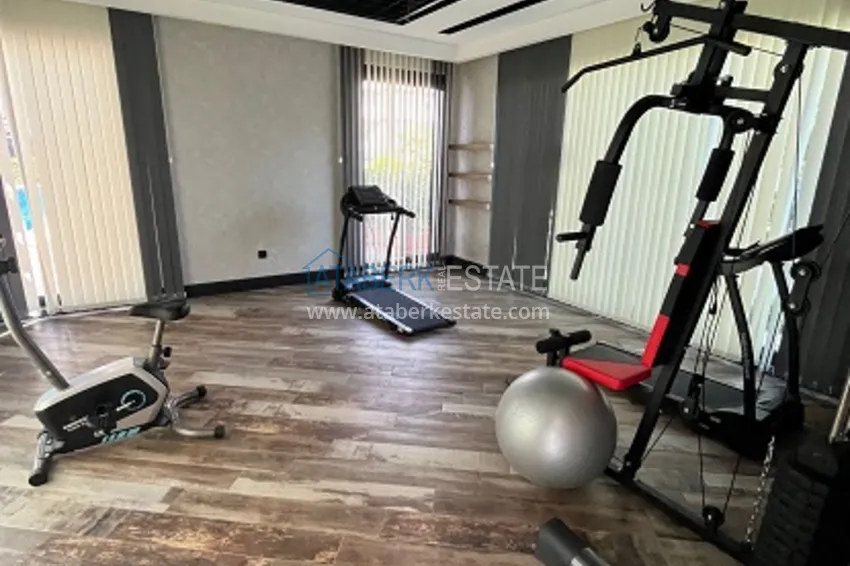 Приобрести Двухуровневый пентхаус 4+1 в современном жилом комплексе Мезитли-Мерсин 11 