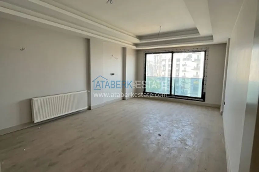 Приобрести Двухуровневый пентхаус 4+1 в современном жилом комплексе Мезитли-Мерсин 12 