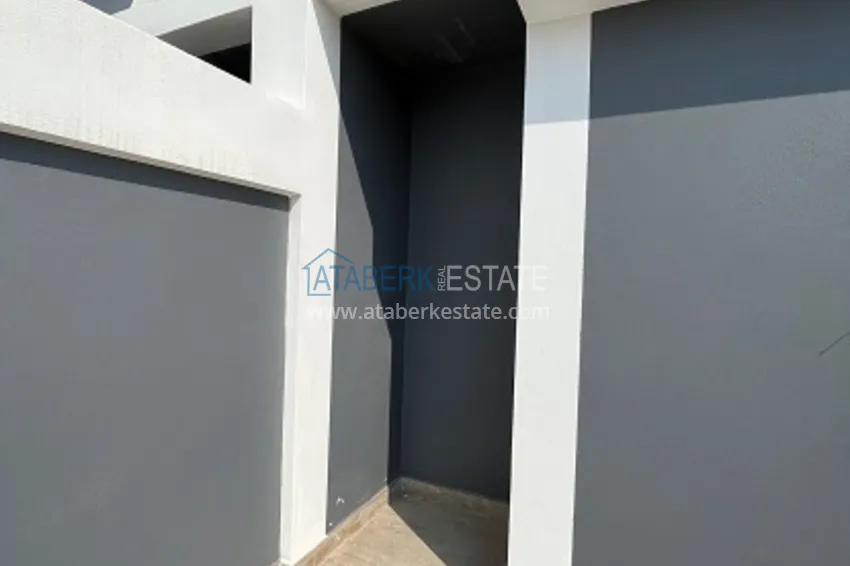 Приобрести Двухуровневый пентхаус 4+1 в современном жилом комплексе Мезитли-Мерсин 36 