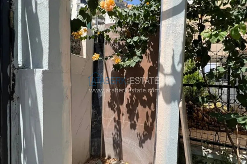 Двухэтажная вилла с террасой и частной территорией в районе Чешмели-Мерсин 9 