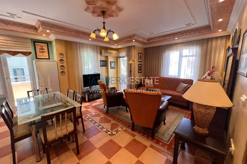 Приобрести Трехкомнатная квартира с мебелью в центре Алании в комплексе городского типа. Подходит для ВНЖ 2 