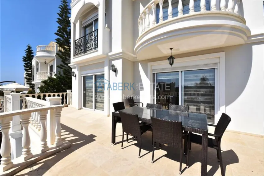 Приобрести Трехэтажная вилла в районе Конаклы с мебелью, частным бассейном и видовыми характеристиками 32 