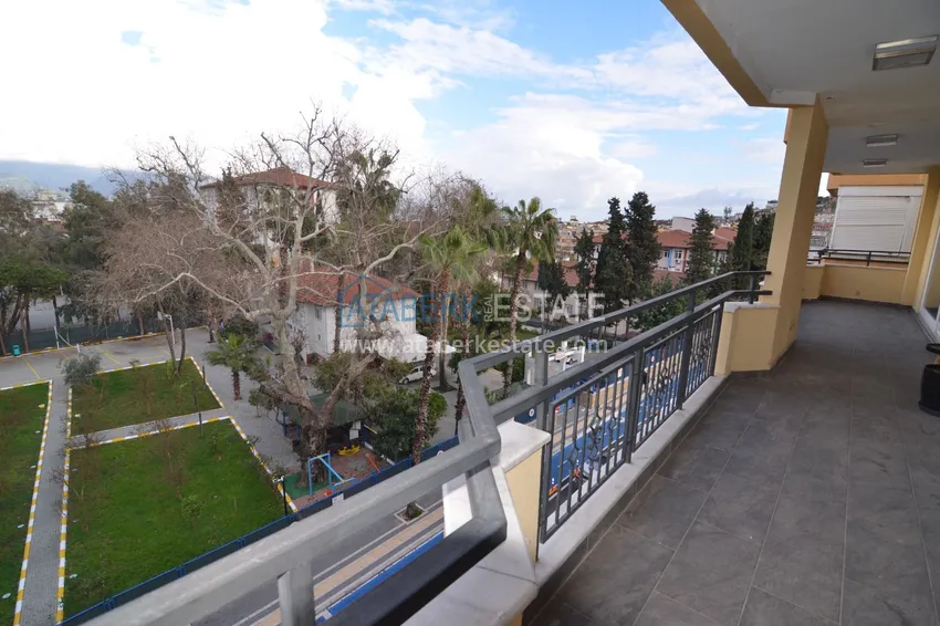 Приобрести Пентхаус-дуплекс 5+2 частично меблированный с видом на море и горы, подходит под гражданство – центр Алании 35