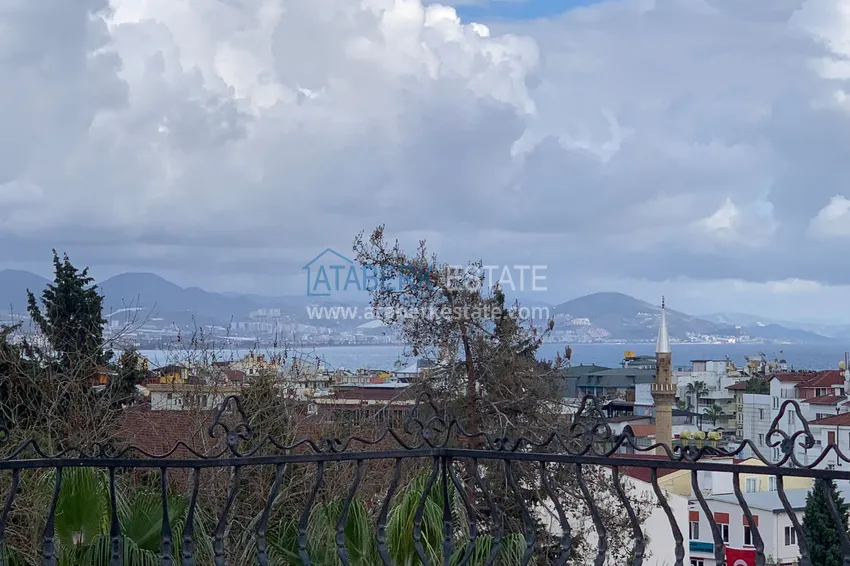 Приобрести Пентхаус-дуплекс 5+2 частично меблированный с видом на море и горы, подходит под гражданство – центр Алании 38