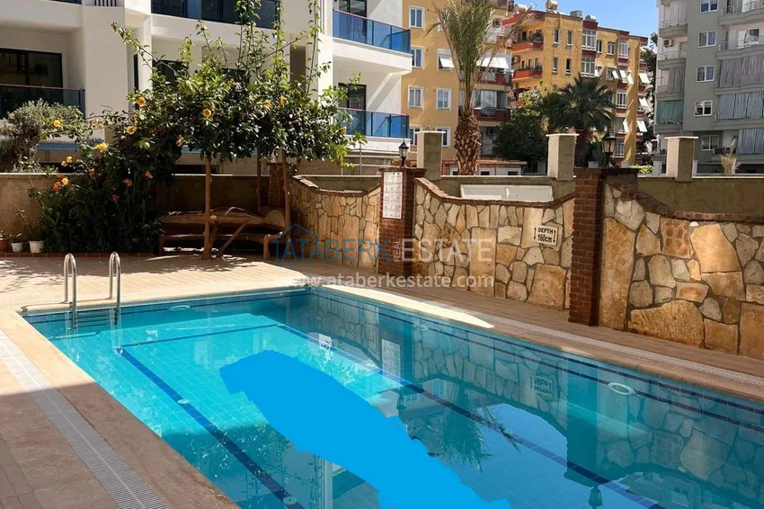 Трехкомнатная квартира с мебелью в центре Алании в комплексе городского типа. Подходит для ВНЖ 4 