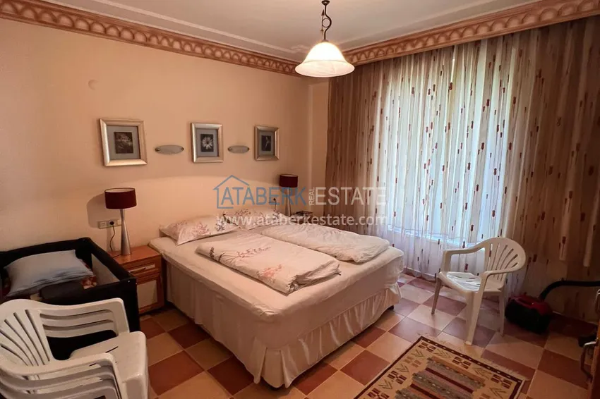 Приобрести Трехкомнатная квартира с мебелью в центре Алании в комплексе городского типа. Подходит для ВНЖ 4 