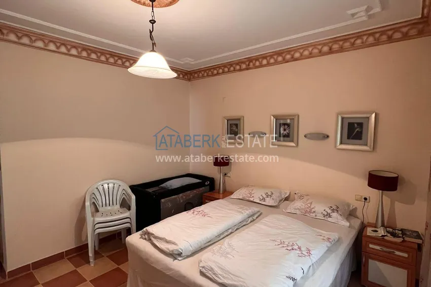 Приобрести Трехкомнатная квартира с мебелью в центре Алании в комплексе городского типа. Подходит для ВНЖ 5 