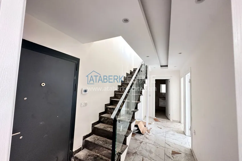 Приобрести Четырехкомнатный дуплекс с прекрасным видом на море в районе Паяллар, Алания 1