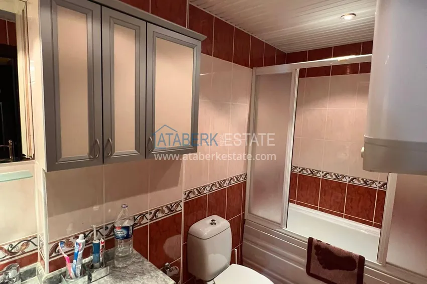 Приобрести Трехкомнатная квартира с мебелью в центре Алании в комплексе городского типа. Подходит для ВНЖ 7 