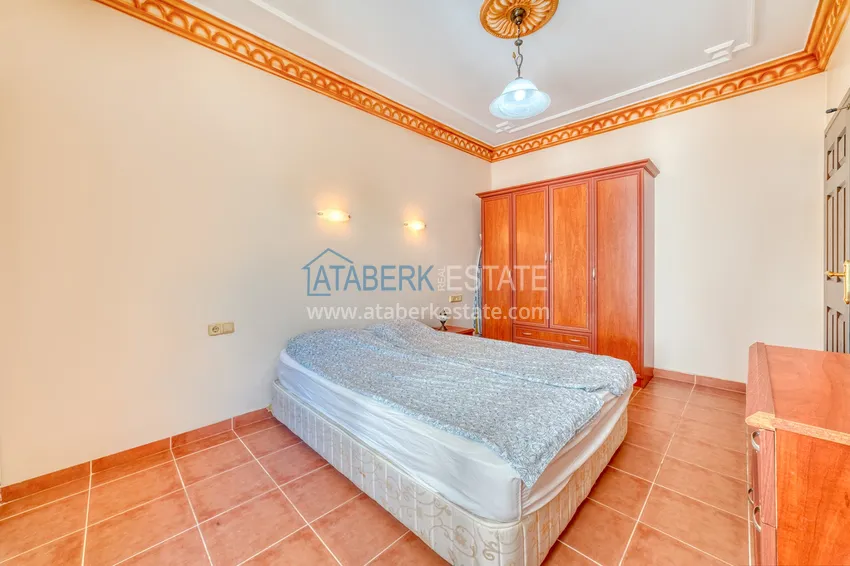 Приобрести Трехкомнатная меблированная квартира в центре Алании в комплексе городского типа 7 