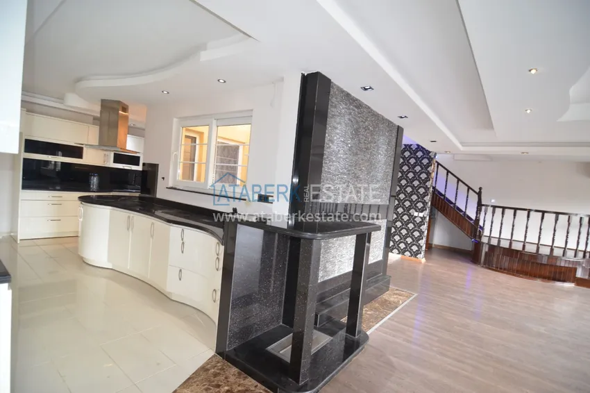 Приобрести Пентхаус-дуплекс 5+2 частично меблированный с видом на море и горы, подходит под гражданство – центр Алании 8