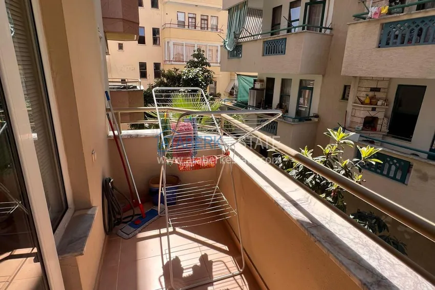 Приобрести Трехкомнатная квартира с мебелью в центре Алании в комплексе городского типа. Подходит для ВНЖ 8 