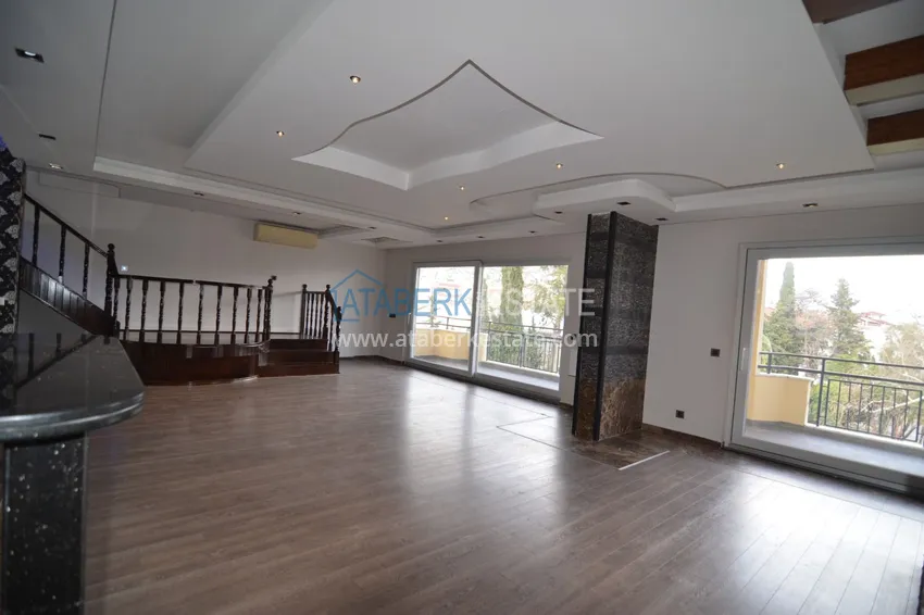 Приобрести Пентхаус-дуплекс 5+2 частично меблированный с видом на море и горы, подходит под гражданство – центр Алании 9