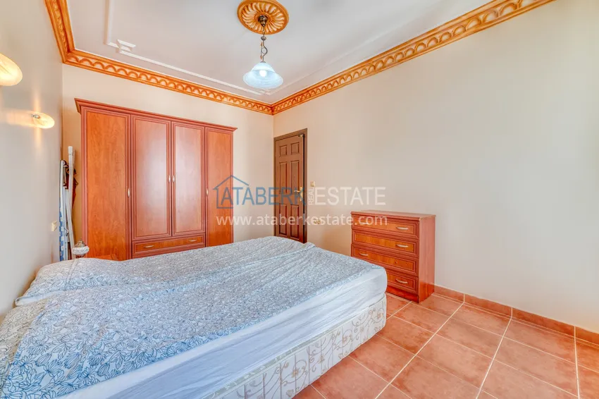 Приобрести Трехкомнатная меблированная квартира в центре Алании в комплексе городского типа 9 