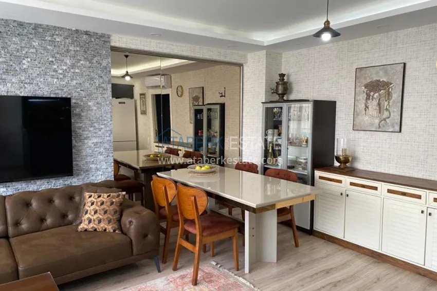 Приобрести Квартира 2+1 с застекленным балконом в историческом районе Соли – Мерсин 1 