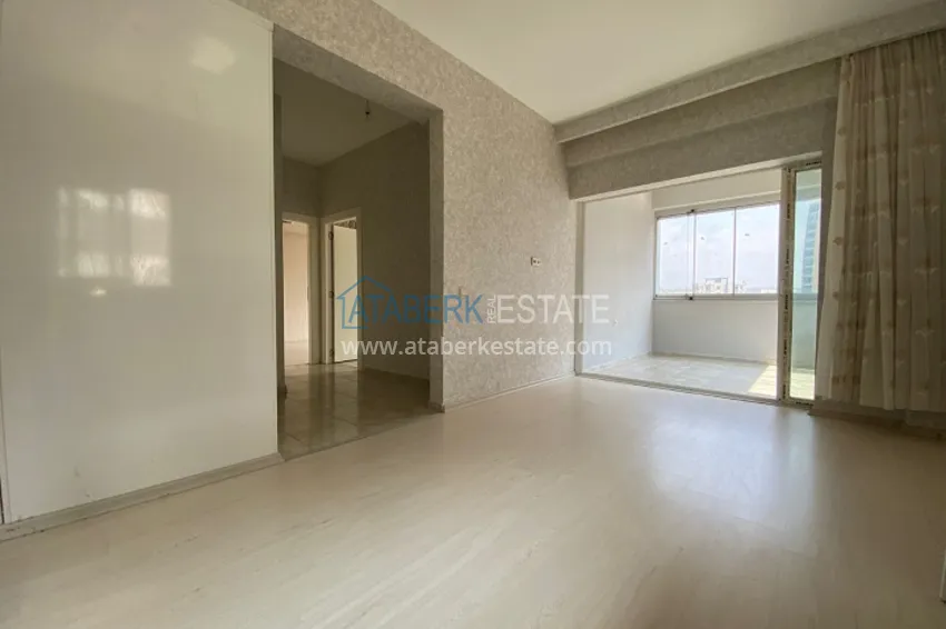 Квартира 2+1 с застекленным балконом в районе Чифтликкей – Мерсин 1 