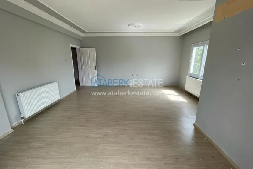 Приобрести Просторные четырёхкомнатные апартаменты с отдельной кухней в районе Чифтликкей – Мерсин 1 