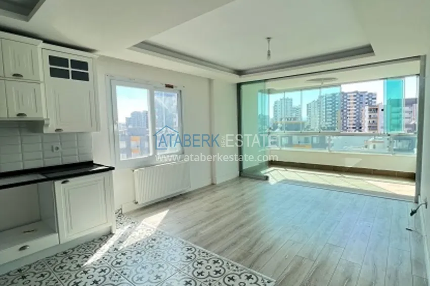 Квартира 2+1 с чистовой отделкой в 50 метрах от моря в районе Тедже – Мерсин 1 