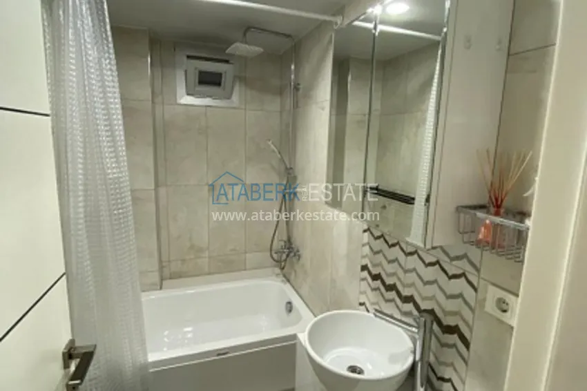 Приобрести Квартира 2+1 с застекленным балконом в историческом районе Соли – Мерсин 11 