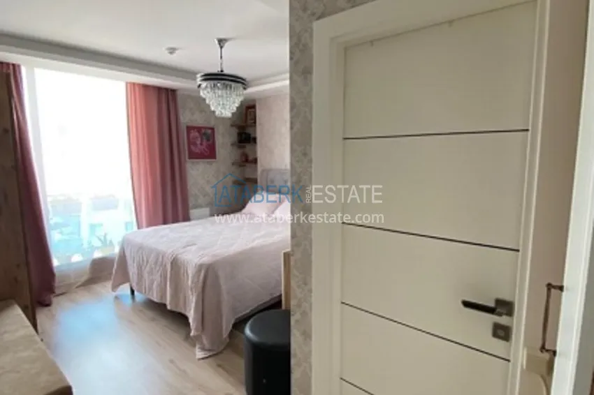 Приобрести Квартира 2+1 с застекленным балконом в историческом районе Соли – Мерсин 5 