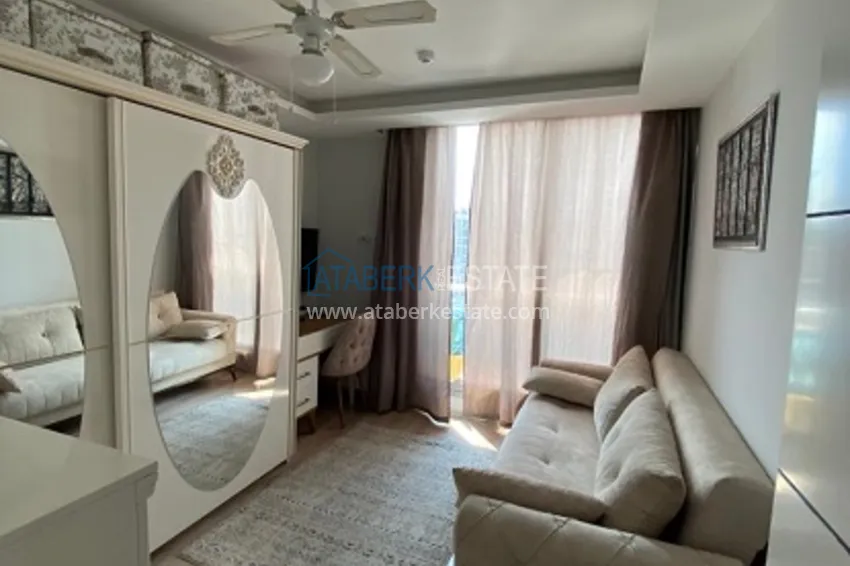 Приобрести Квартира 2+1 с застекленным балконом в историческом районе Соли – Мерсин 7 