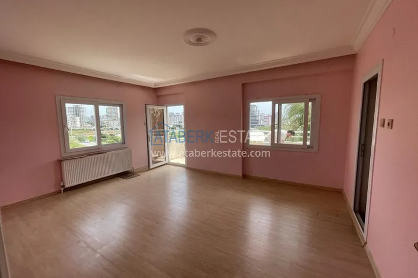 Приобрести Просторные четырёхкомнатные апартаменты с отдельной кухней в районе Чифтликкей – Мерсин 9 