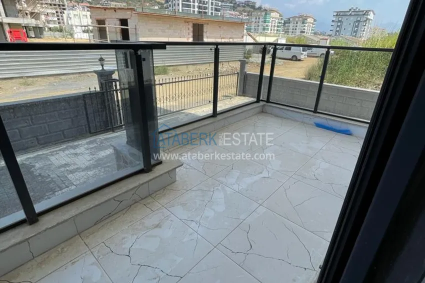 Приобрести Трехкомнатные квартиры с чистовой отделкой в районе Пазарджи, Газипаша 8 