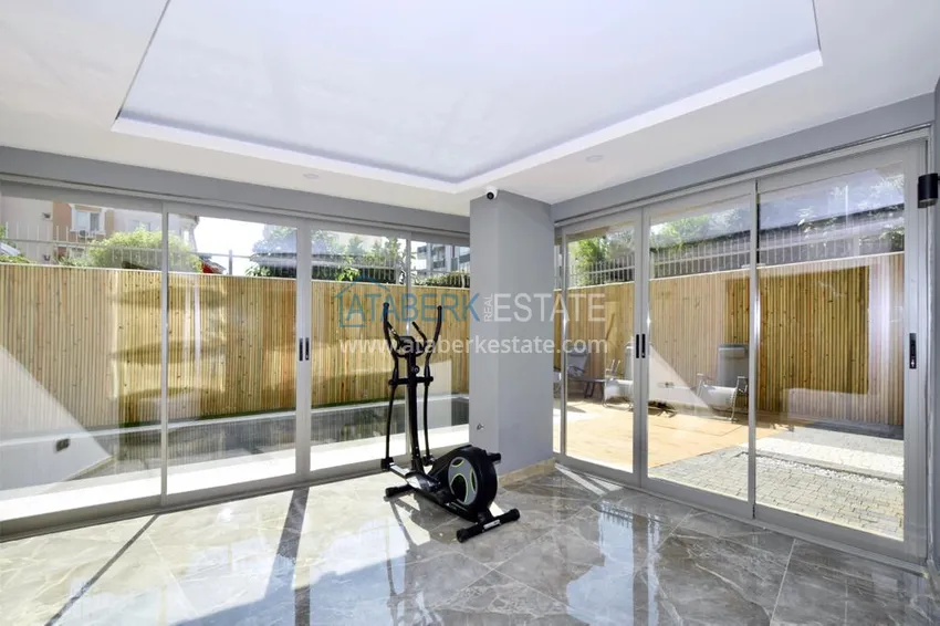 Квартиры от собственника с дизайнерской чистовой отделкой в новостройке - центр Алании, район пляжа Клеопатра 16 