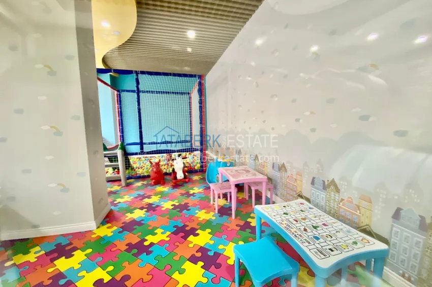 Меблированная квартира в центре Алании, трехкомнатная с застекленным балконом 22