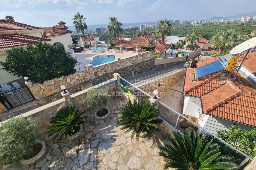 Приобрести Двухэтажная вилла с потрясающим видом на море в районе Каргыджак, Алания. Подходит для гражданства 21 