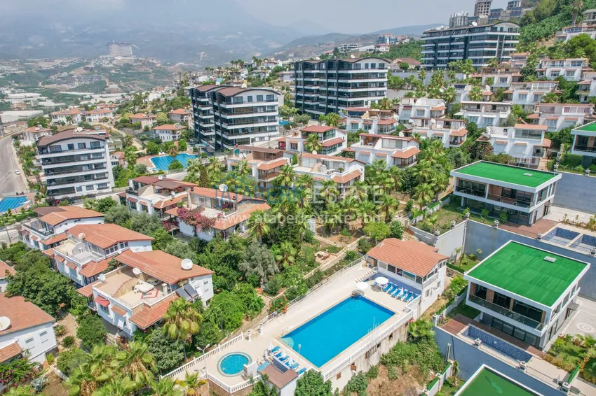 Вилла 3+1 после ремонта с видом на море и крепость, район Каргыджак – Алания  1 