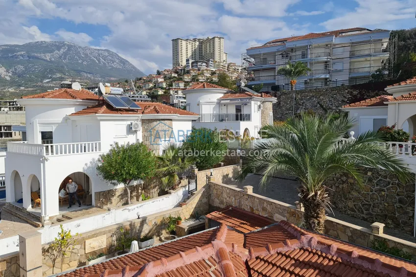 Двухэтажная вилла с потрясающим видом на море в районе Каргыджак, Алания. Подходит для гражданства 2 