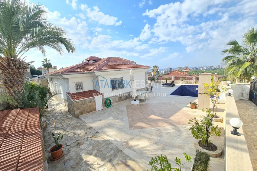 Двухэтажная вилла с потрясающим видом на море в районе Каргыджак, Алания. Подходит для гражданства 3 