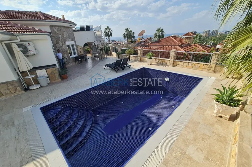 Двухэтажная вилла с потрясающим видом на море в районе Каргыджак, Алания. Подходит для гражданства 4 