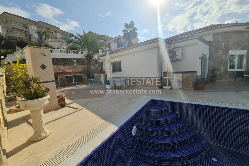 Двухэтажная вилла с потрясающим видом на море в районе Каргыджак, Алания. Подходит для гражданства 5 