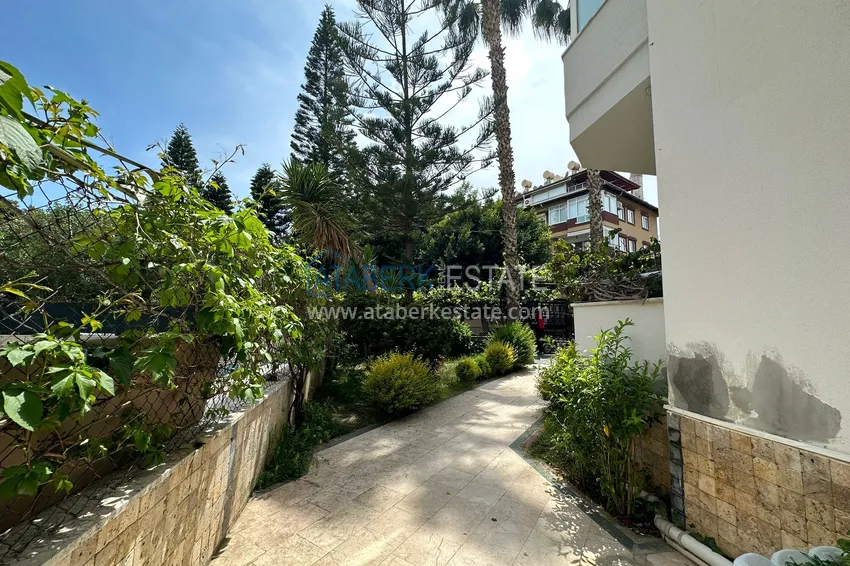 Квартира 1+1 меблированная всего в 300 метрах от Средиземного моря, центр Аланьи   8 