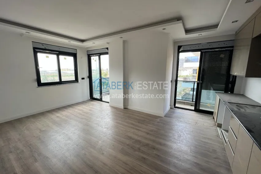 Приобрести Линейная квартира 3+1 с чистовой отделкой и видом на море в Газипаше, район Пазарджи  2 