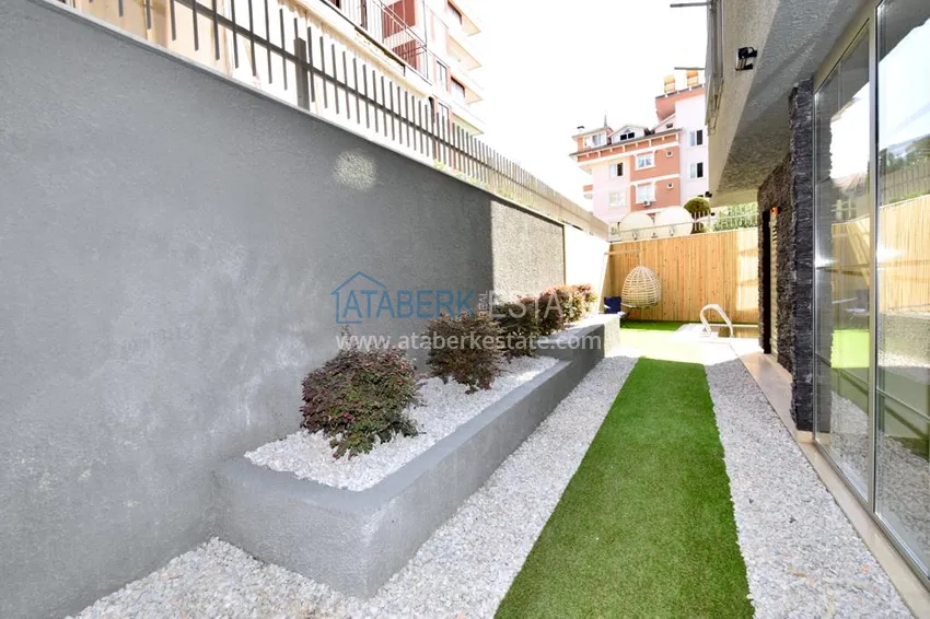 Квартиры от собственника с дизайнерской чистовой отделкой в новостройке - центр Алании, район пляжа Клеопатра 8 