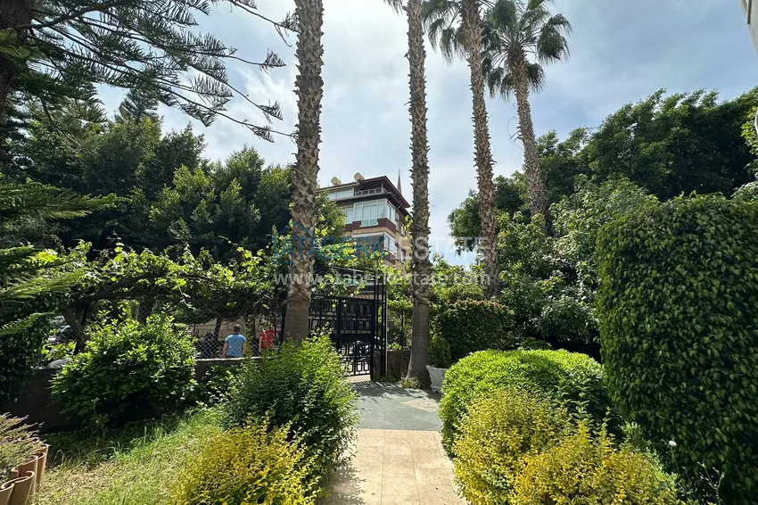 Квартира 1+1 меблированная всего в 300 метрах от Средиземного моря, центр Аланьи   9 