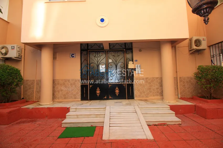 Квартира 2+1 с мебелью и застеклённым балконом в 300 метрах от моря – Алания, район Оба 7 