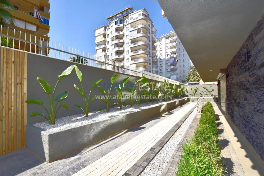 Квартиры от собственника с дизайнерской чистовой отделкой в новостройке - центр Алании, район пляжа Клеопатра 9 