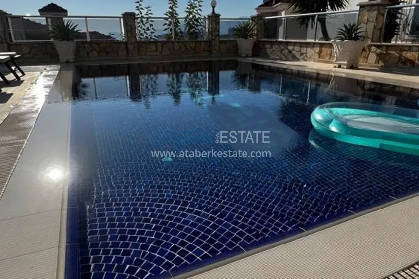 Двухэтажная вилла с потрясающим видом на море в районе Каргыджак, Алания. Подходит для гражданства 8 