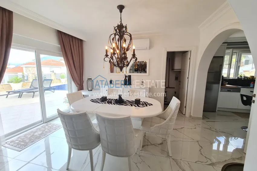 Приобрести Двухэтажная вилла с потрясающим видом на море в районе Каргыджак, Алания. Подходит для гражданства 9 